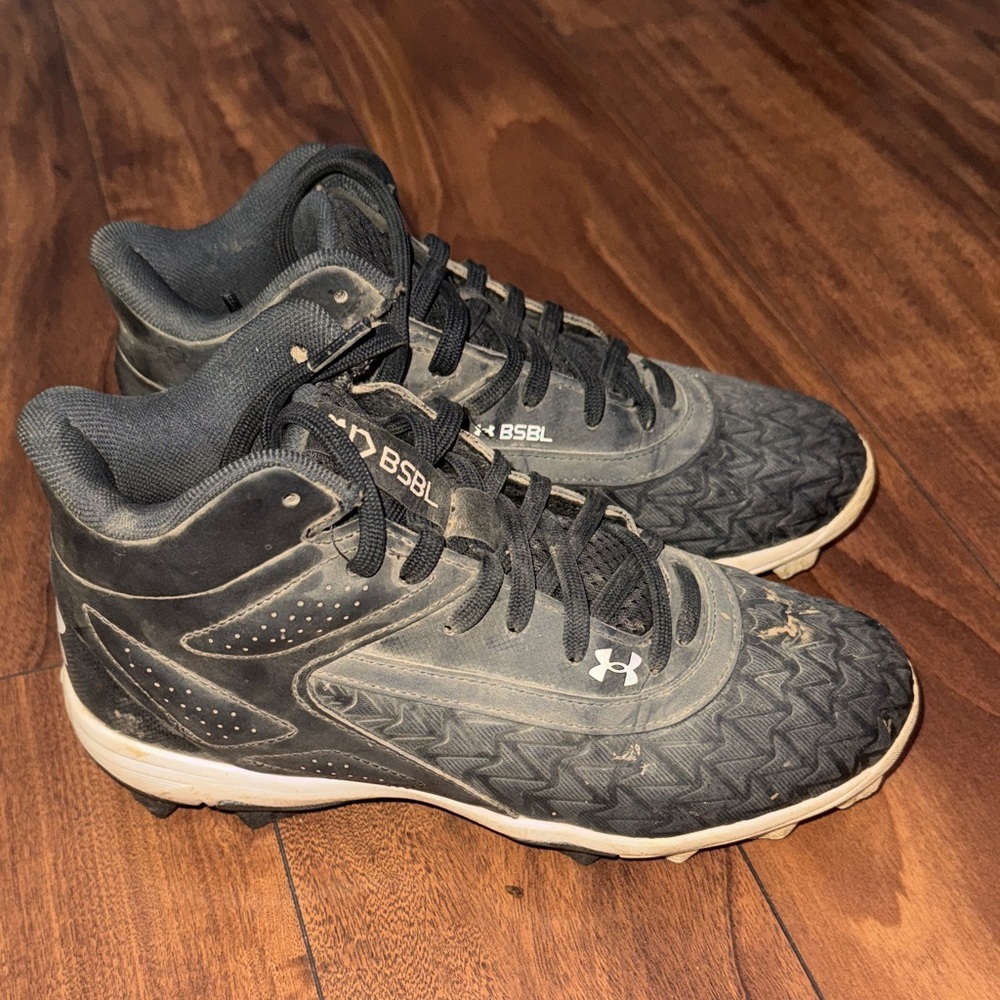 Under Armour Black Baseball Cleats